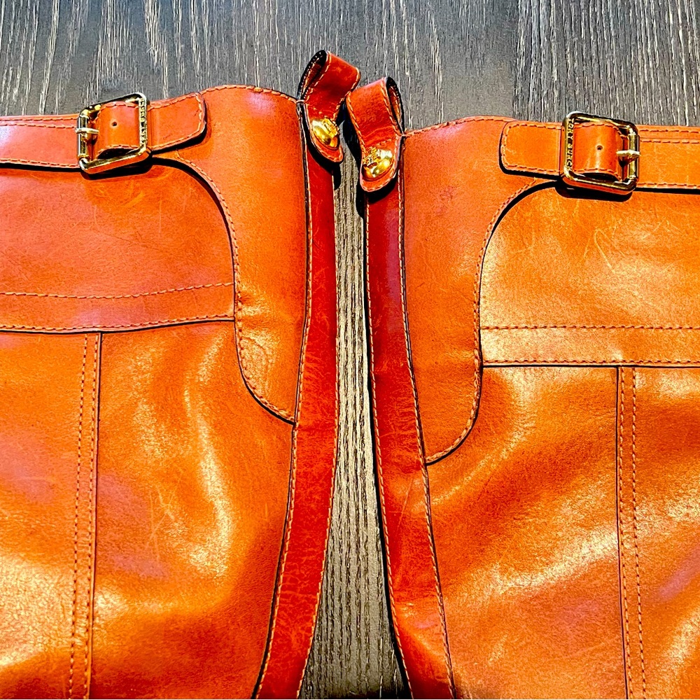 Women’s Leather Tory Burch boots. Size 7.5 medium.